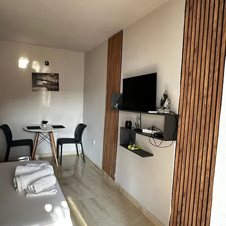 Rs - 5th Floor Apartment